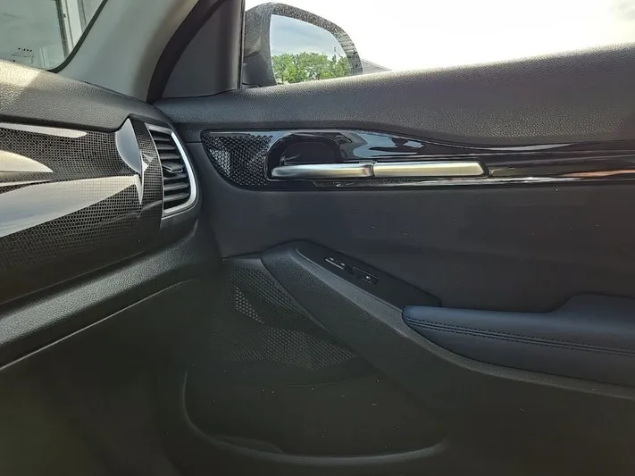 2024 Kia Seltos - view 22
