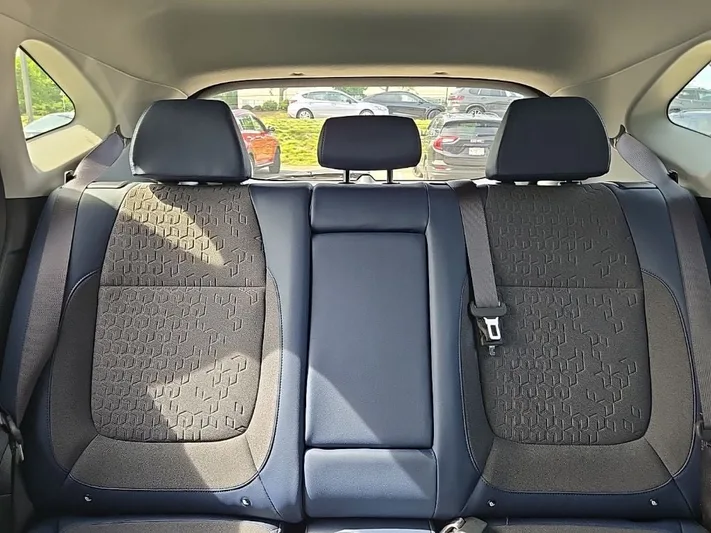 2024 Kia Seltos - view 25