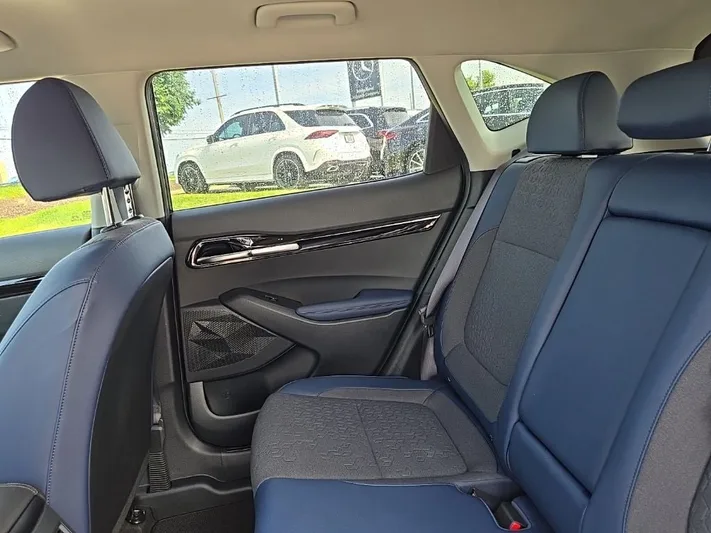 2024 Kia Seltos - view 29