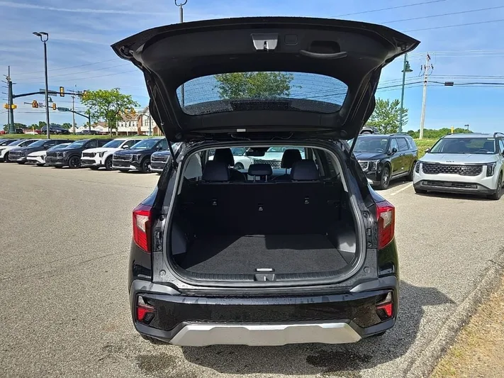 2024 Kia Seltos - view 3
