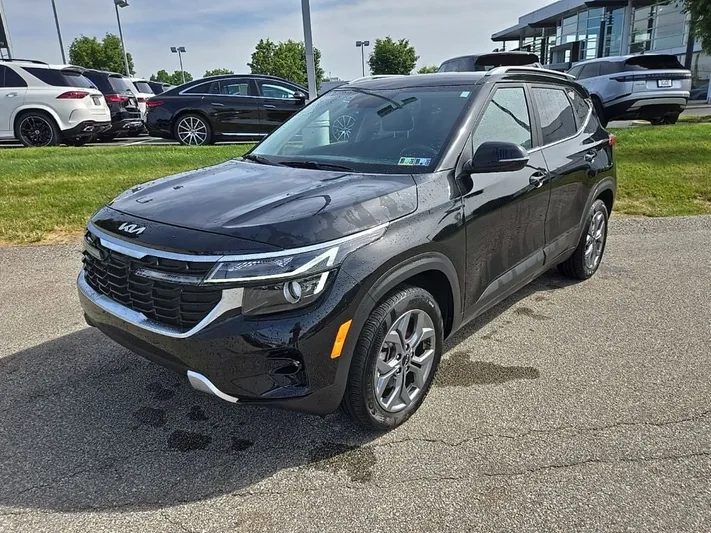 2024 Kia Seltos - view 5