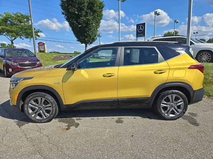 2022 Kia Seltos - view 9