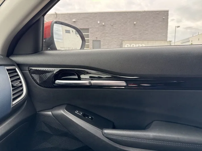 2023 Kia Seltos - view 8