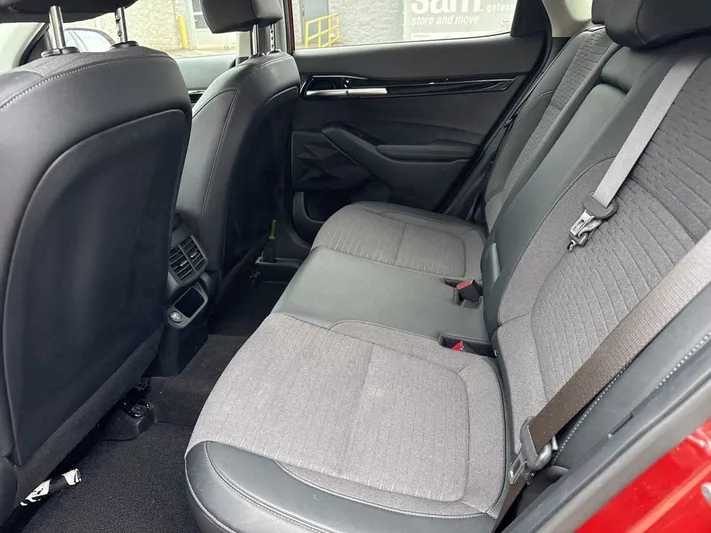2023 Kia Seltos - view 9