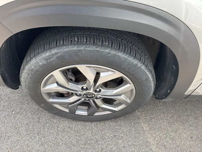 2024 Kia Seltos - view 13