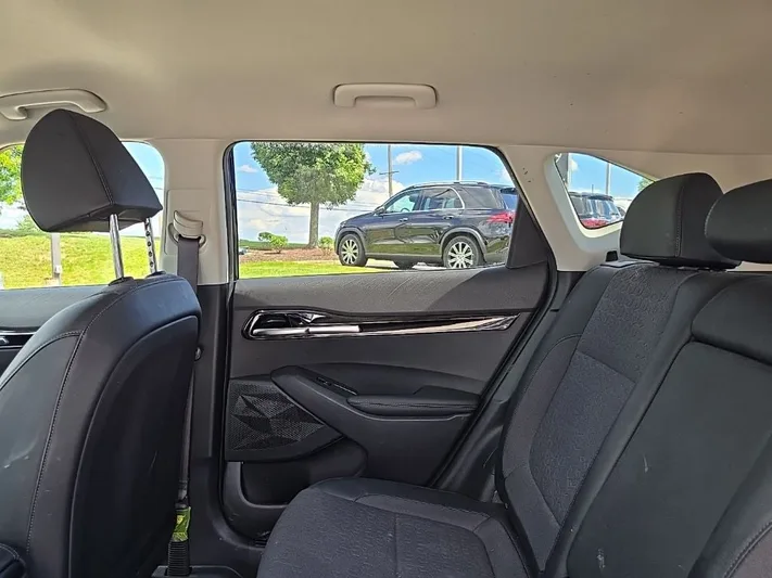 2024 Kia Seltos - view 33