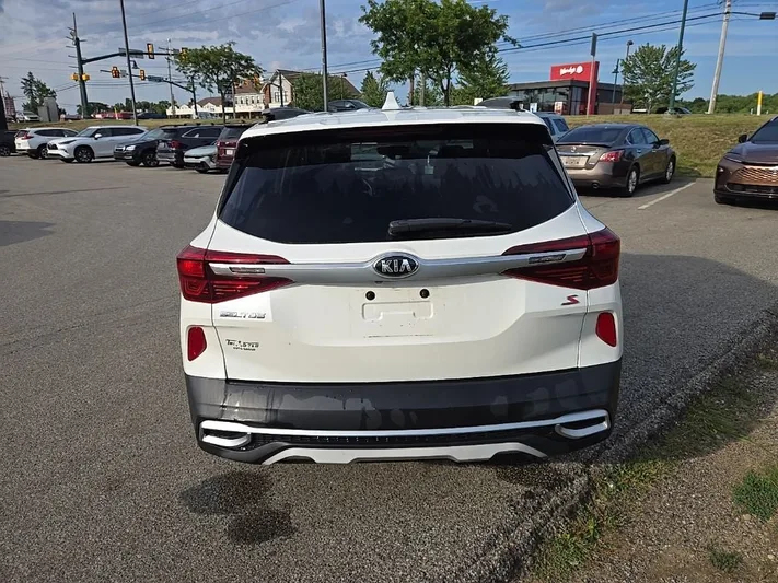 2021 Kia Seltos - view 4