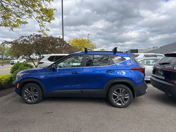 2023 Kia Seltos - view 30