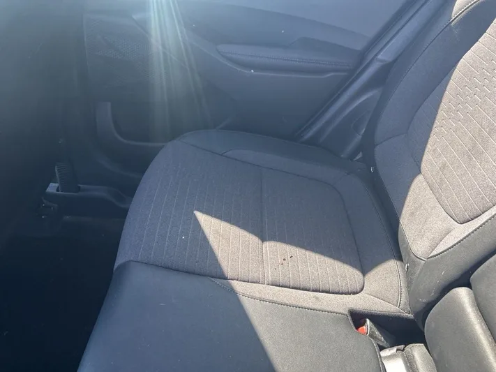 2023 Kia Seltos - view 6