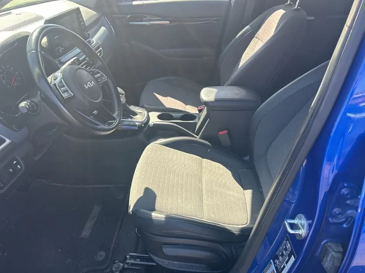 2023 Kia Seltos - view 7
