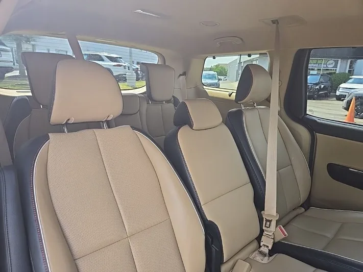2018 Kia Sedona - view 34