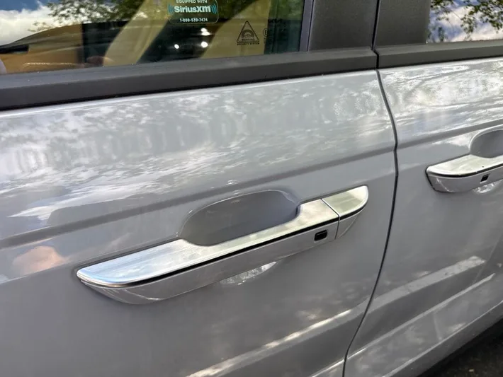 2024 Kia Carnival - view 11