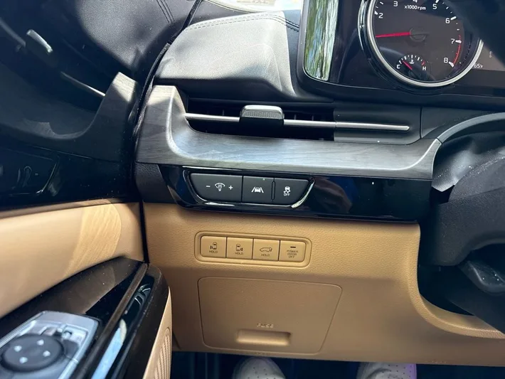 2024 Kia Carnival - view 24