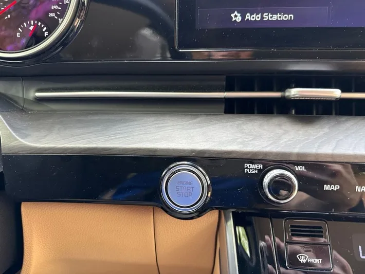 2024 Kia Carnival - view 25