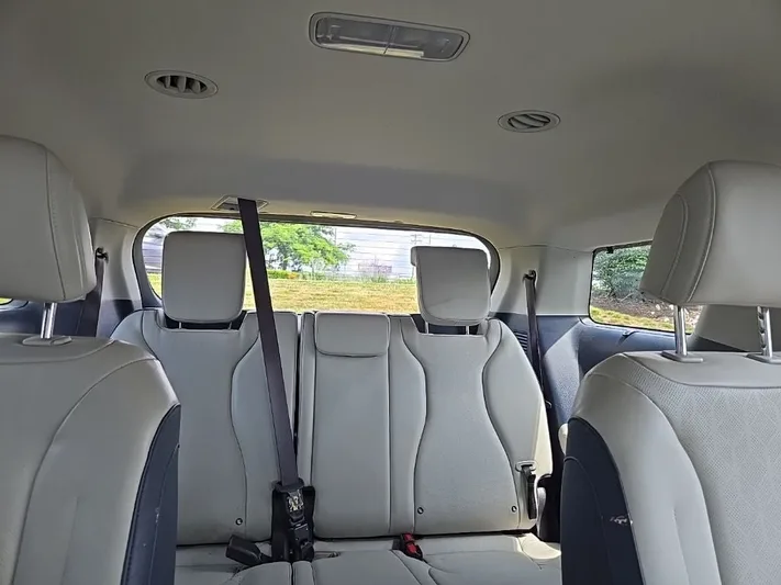 2025 Kia Carnival - view 11