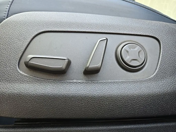 2025 Kia Carnival - view 24