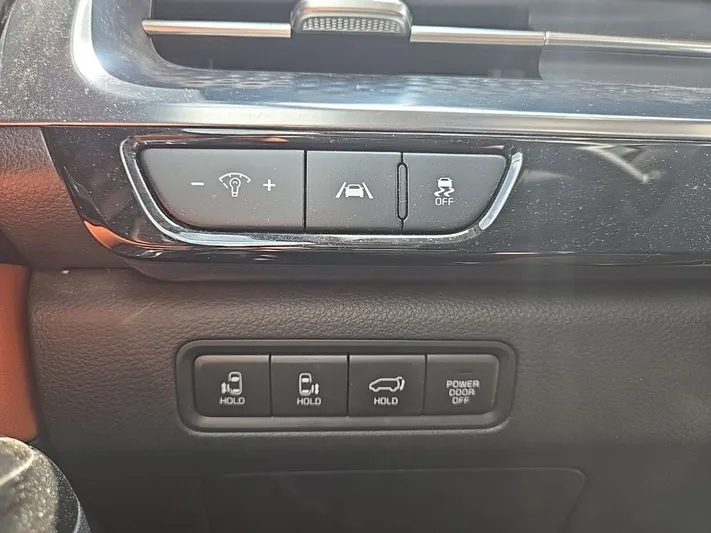 2022 Kia Carnival - view 16