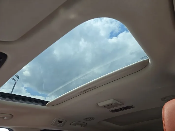 2022 Kia Carnival - view 20
