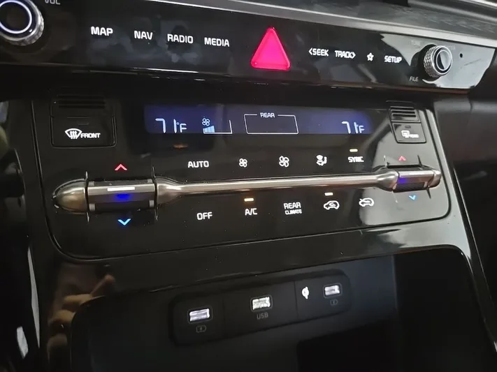 2022 Kia Carnival - view 22