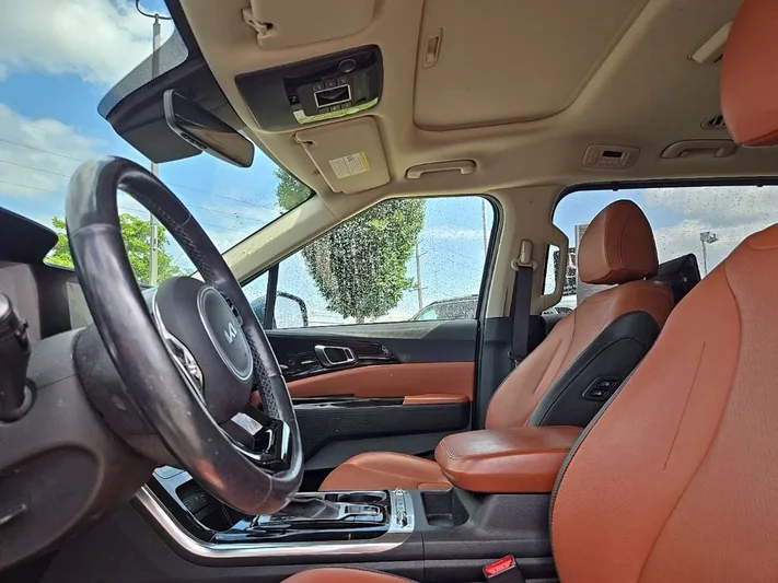 2022 Kia Carnival - view 29