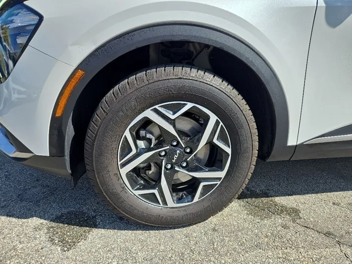 2023 Kia Sportage - view 10