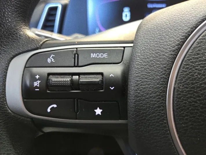 2023 Kia Sportage - view 17
