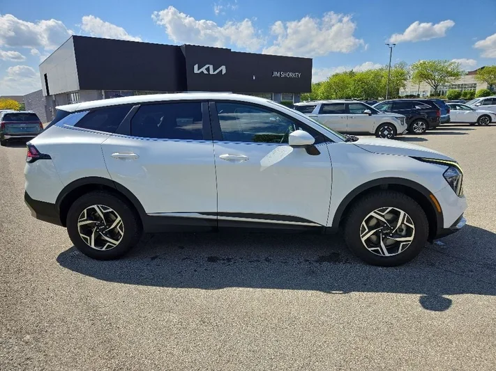 2023 Kia Sportage - view 2