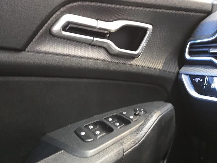 2023 Kia Sportage - view 21
