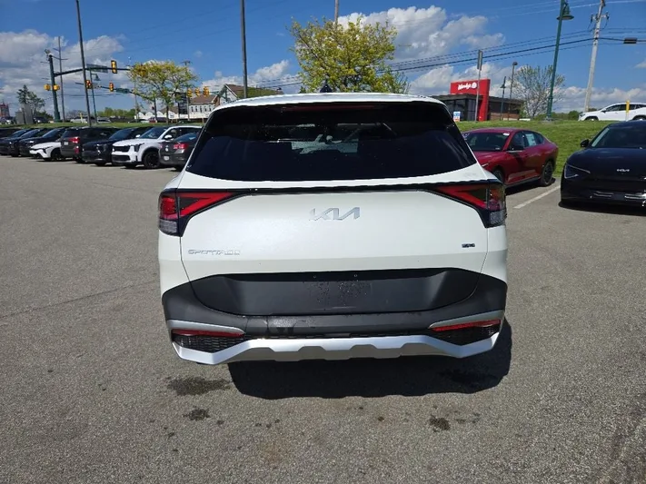 2023 Kia Sportage - view 4