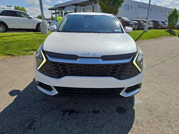 2023 Kia Sportage - view 9