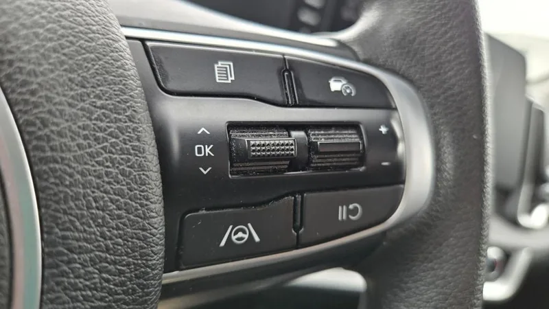 2024 Kia Sportage - view 16
