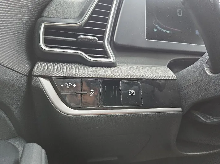 2024 Kia Sportage - view 26