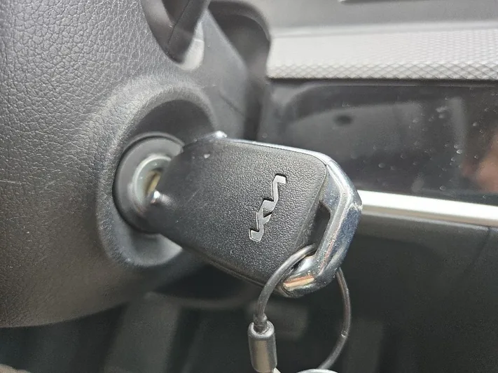 2024 Kia Sportage - view 31