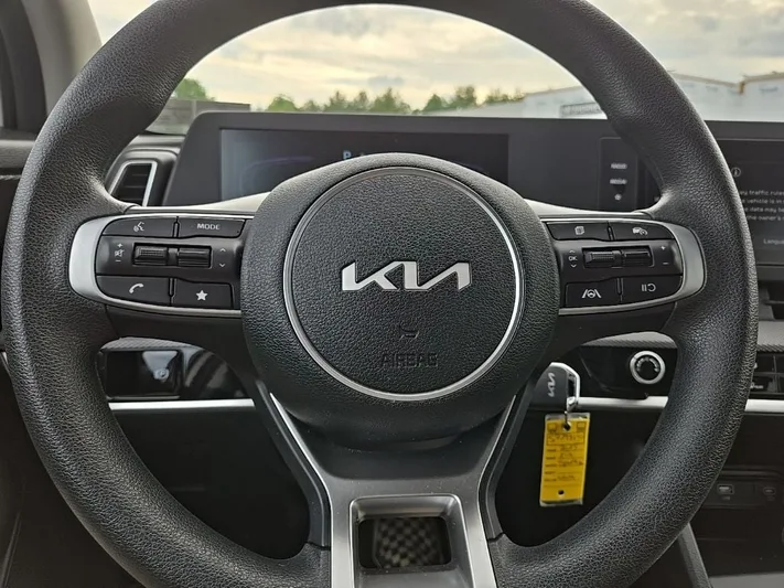 2025 Kia Sportage - view 12