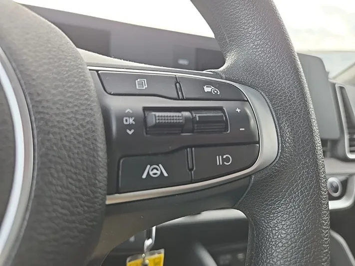 2025 Kia Sportage - view 14