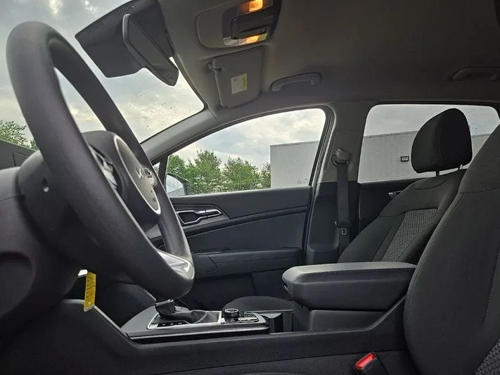 2025 Kia Sportage - view 30