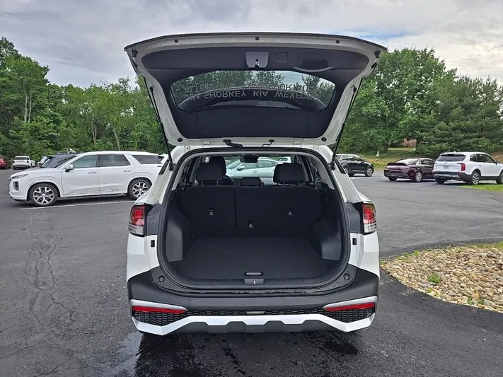 2025 Kia Sportage - view 32