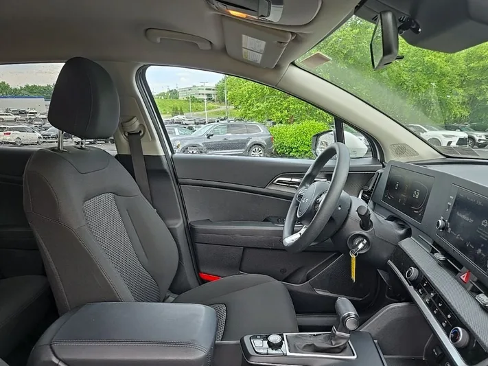 2025 Kia Sportage - view 34