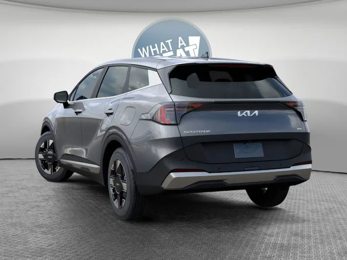 2026 Kia Sportage - view 4