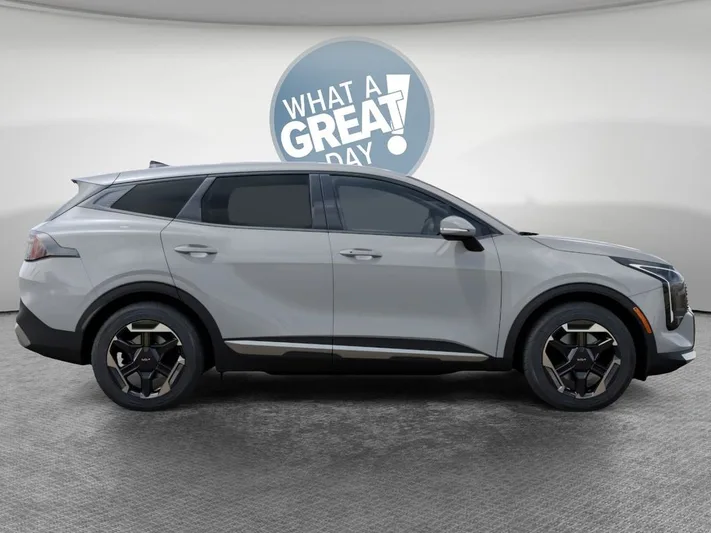 2026 Kia Sportage - view 7