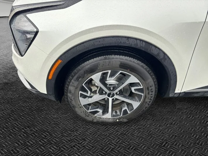 2023 Kia Sportage - view 11