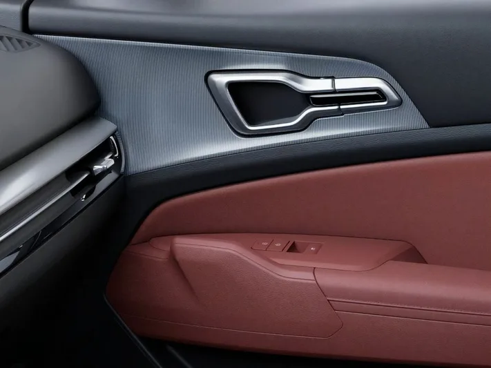 2026 Kia Sportage - view 25