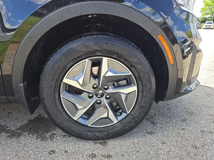 2021 Kia Sorento - view 10