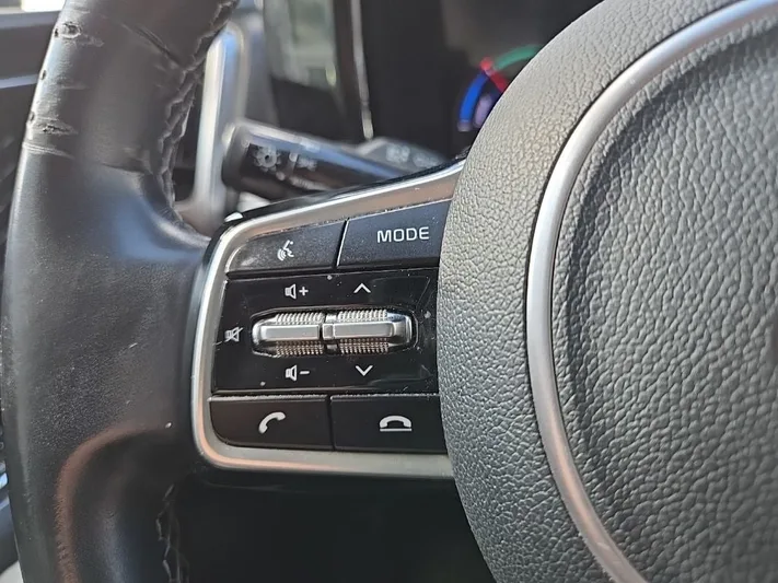2021 Kia Sorento - view 12
