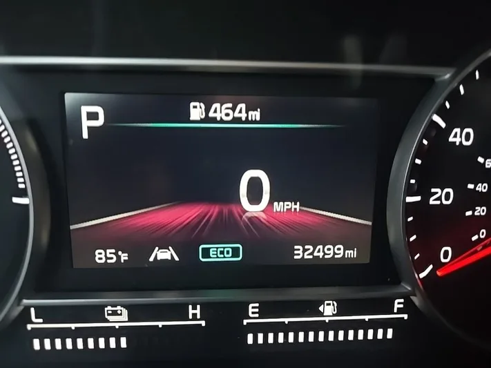 2023 Kia Sorento - view 19