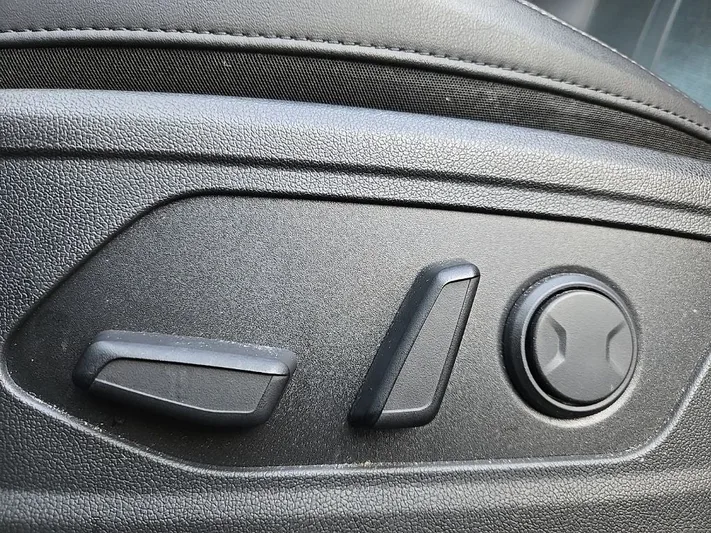 2023 Kia Sorento - view 32