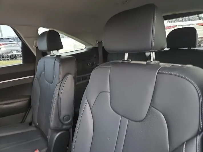 2023 Kia Sorento - view 34