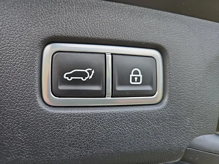 2023 Kia Sorento - view 35
