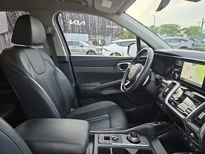 2023 Kia Sorento - view 37
