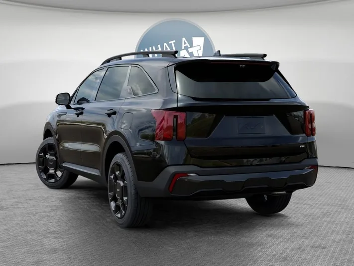 2026 Kia Sorento - view 4